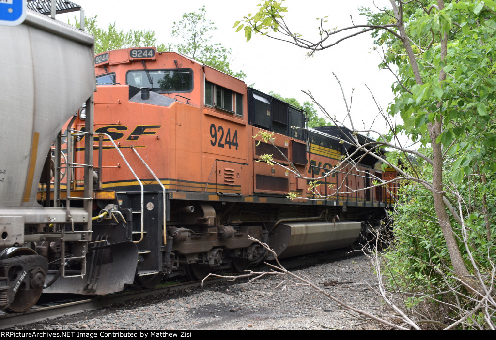 BNSF 9244